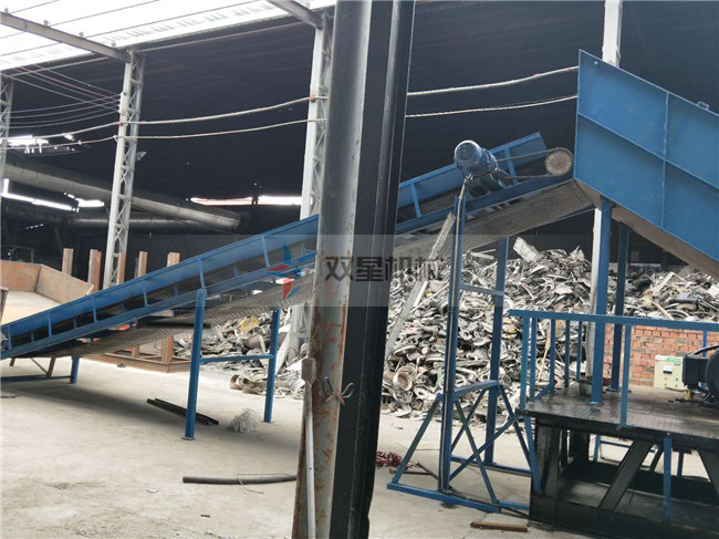 <a href='http://www.tianya16888.cn/psxl/4.html' target='_blank'><span>廢鋼破碎機</span></a>客戶現(xiàn)場拍攝