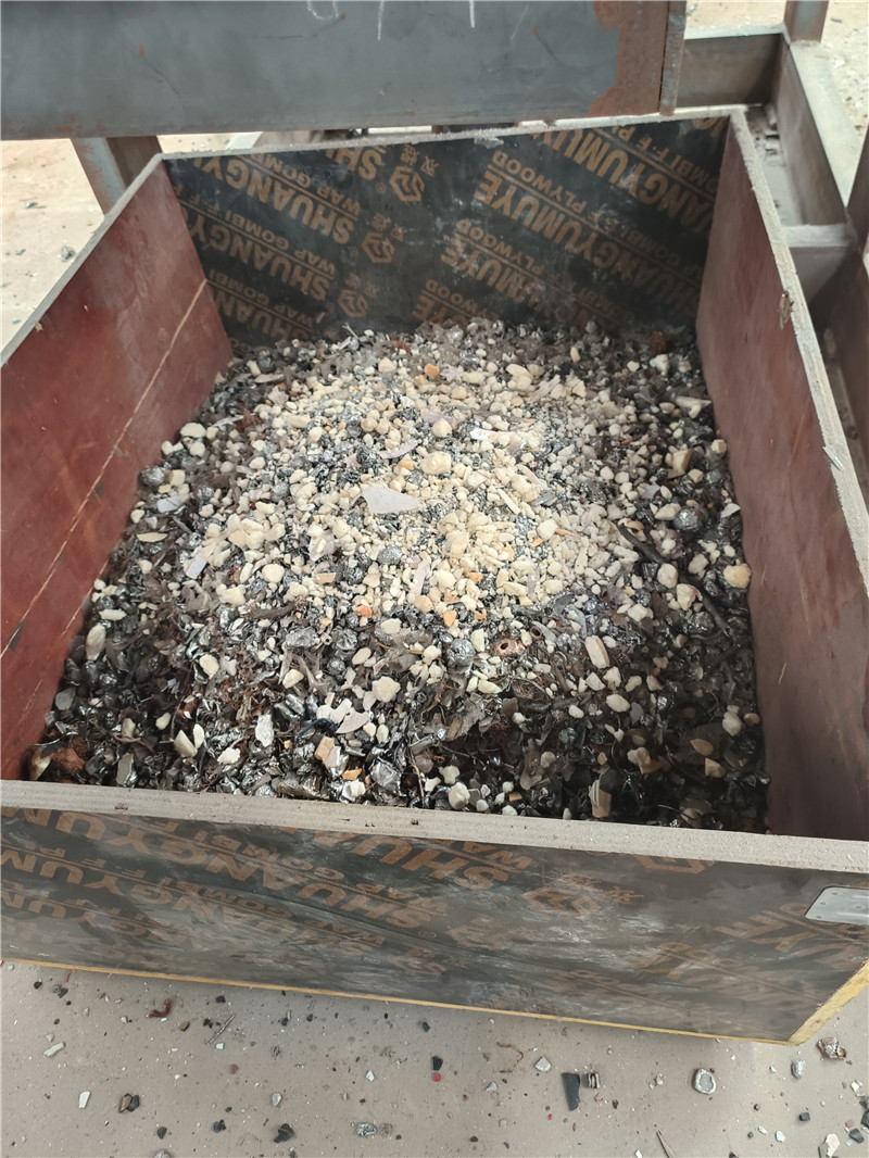 客戶廢舊小家電通過(guò)<a href='http://www.tianya16888.cn/psxl/1279.html' target='_blank'><span>廢鋁破碎</span></a>機(jī)破碎分選效果